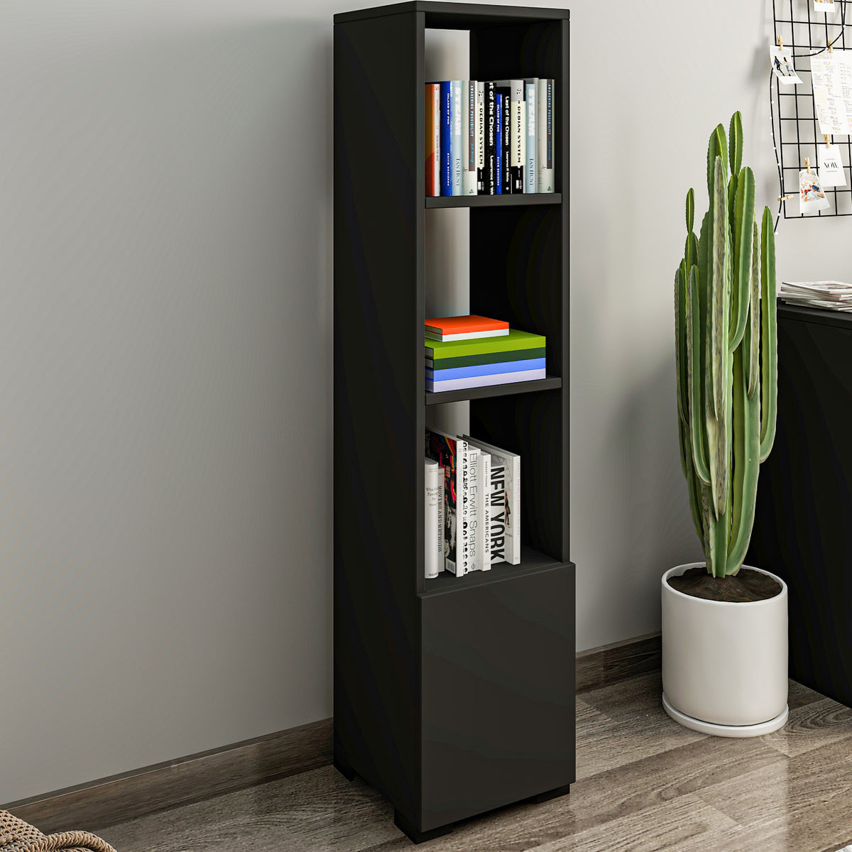 Kuzey Bücherregal